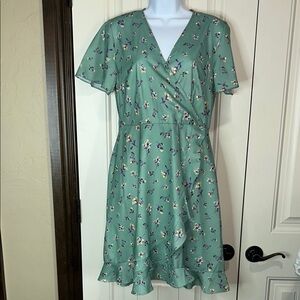 New Davi & Dani Floral Wrap Dress small